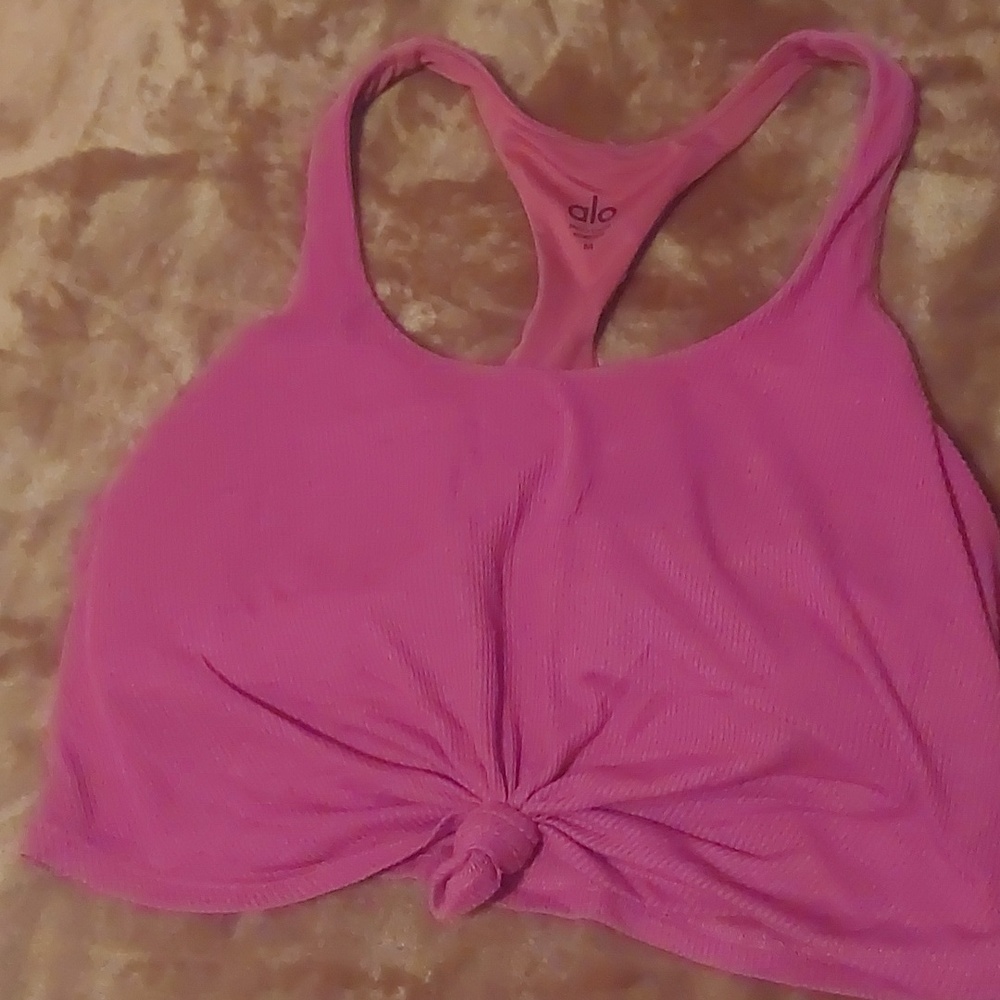 ALO Yoga Raspberry Sports Bra / Shorts - Picture 2 of 8